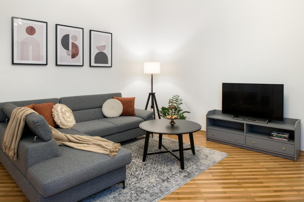 Appartement Wawelove Pilsudskiego - 3 Bedroom Apt. With Balcony And Free Parking! Krakau