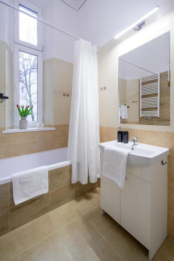 Wawelove Pilsudskiego - 3 Bedroom Apt. With Balcony And Free Parking! Krakau