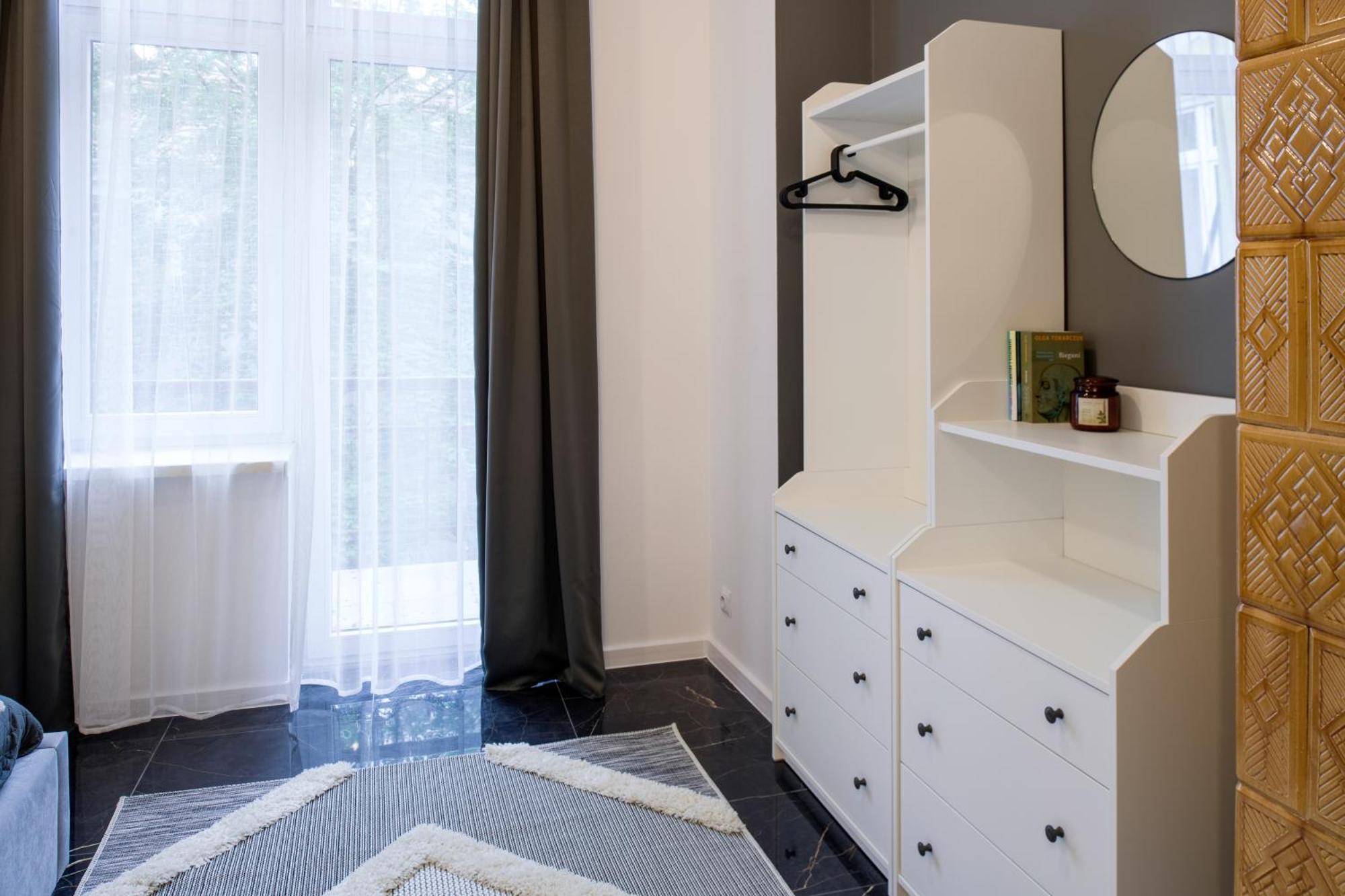 Wawelove Pilsudskiego - 3 Bedroom Apt. With Balcony And Free Parking! * Krakau