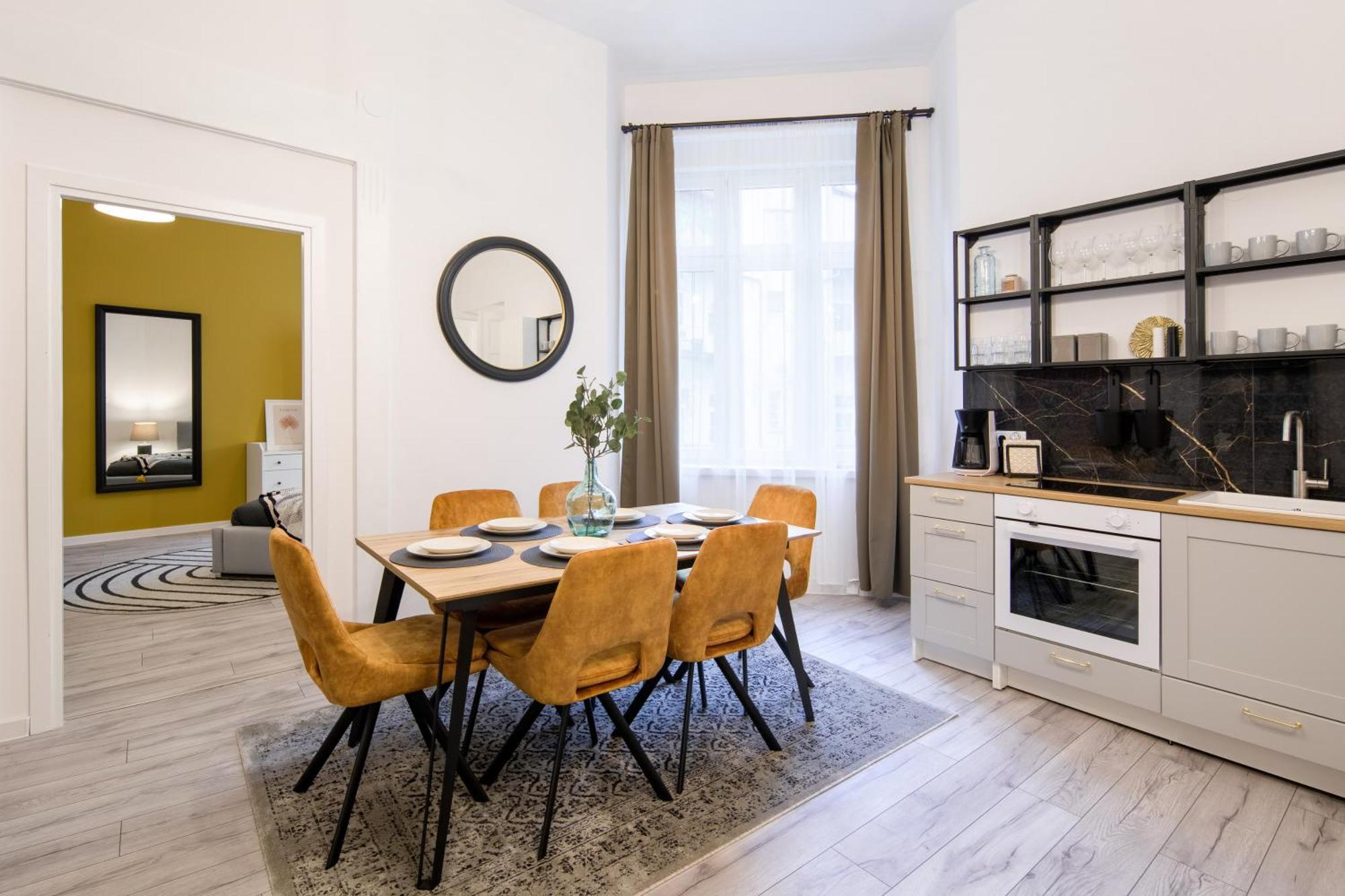 Wawelove Pilsudskiego - 3 Bedroom Apt. With Balcony And Free Parking!