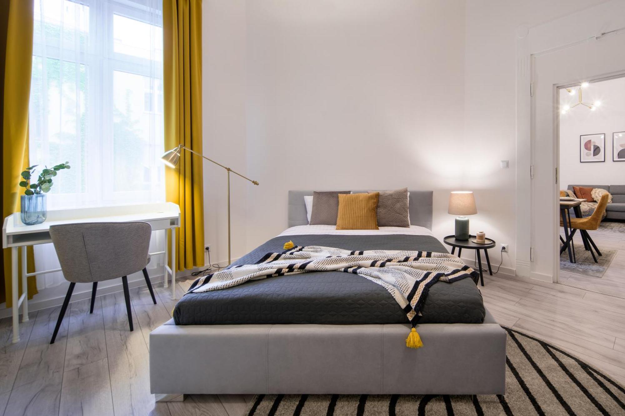 Wawelove Pilsudskiego - 3 Bedroom Apt. With Balcony And Free Parking!